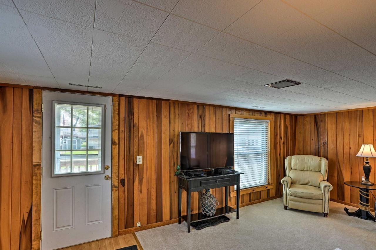 Home With Lake-View Deck By Camp Perry And Magee Marsh Port Clinton Εξωτερικό φωτογραφία