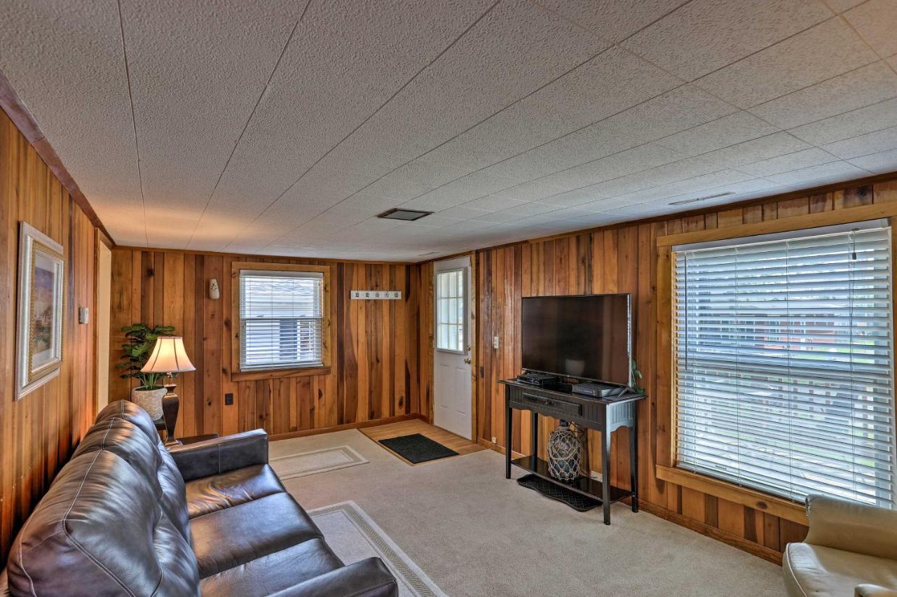 Home With Lake-View Deck By Camp Perry And Magee Marsh Port Clinton Εξωτερικό φωτογραφία